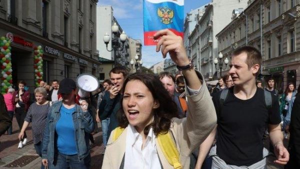 Либералы обкатывают революцию в России через сирых