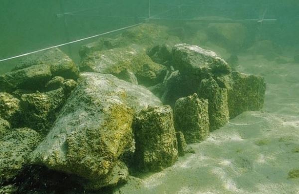 <br />
На дне Боденского озера нашли таинственный 5500-летний объект<br />
