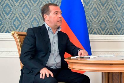 Медведев пошутил о новой карьере для калининградского губернатора