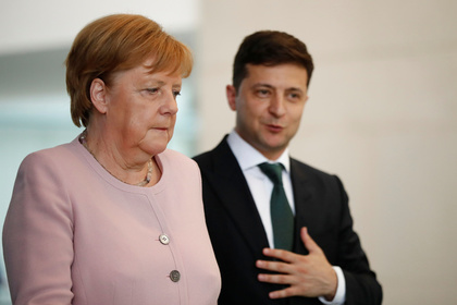 В России оценили последствия жалобы Зеленского на Меркель