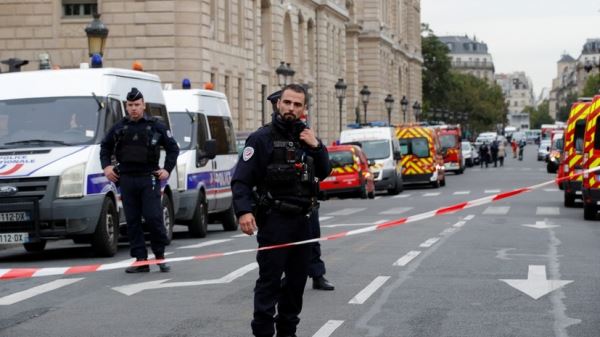 Мэр Парижа прокомментировала нападение на префектуру полиции